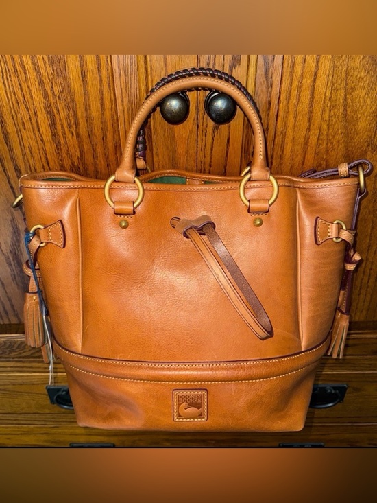 Dooney & Bourke Handbags - Dooney & Bourke Florentine Buckley Bag in excellent condition